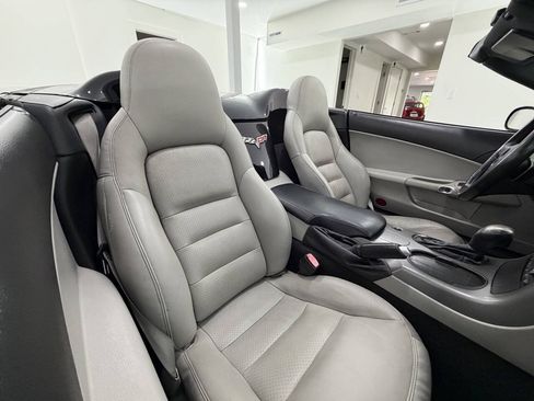 Used 2006 Chevrolet Corvette Convertible RWD image 11
