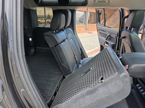Used 2020 Land Rover Defender 110 S AWD/4WD image 41