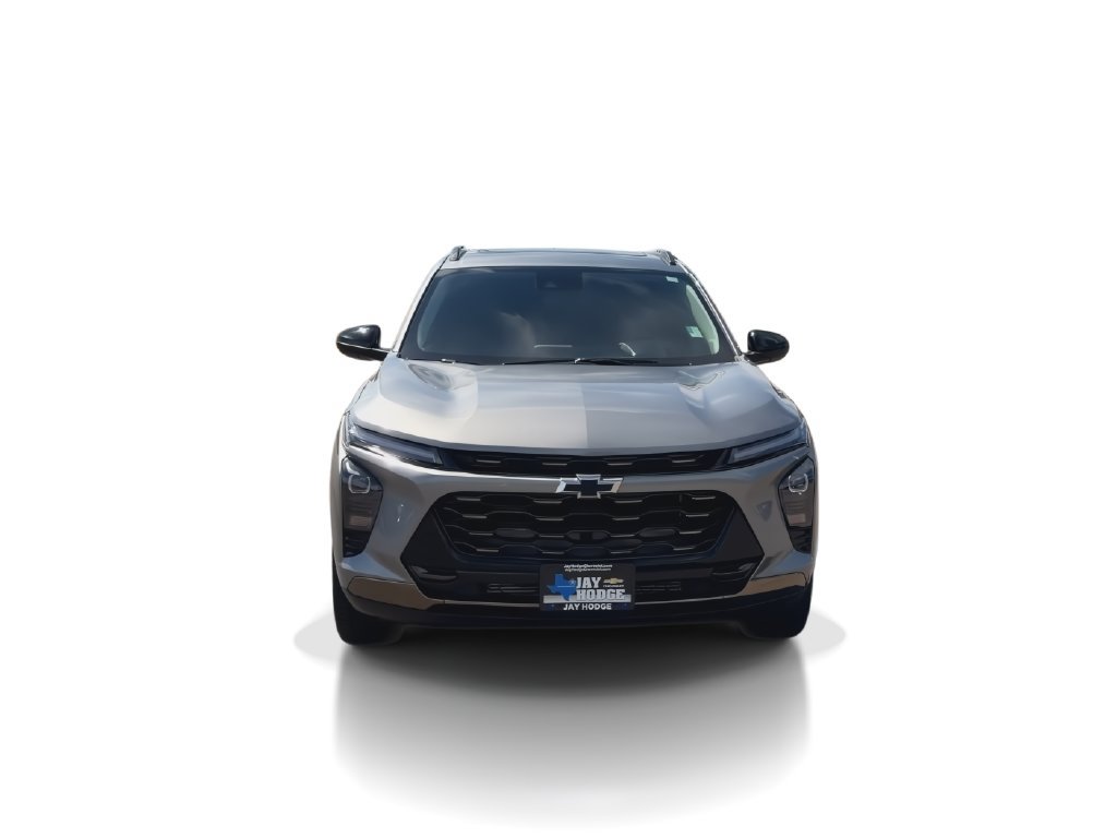 Used 2025 Chevrolet Trax ACTIV w/ Sunroof Package FWD image 3