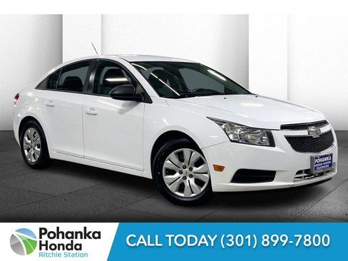 Used 2014 Chevrolet Cruze LS image 1