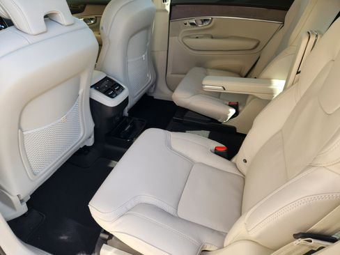 New 2026 Volvo XC90 B5 Ultra w/ Protection Package Premier AWD/4WD image 30