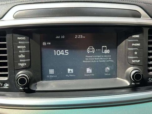 Used 2020 Kia Sorento LX image 13