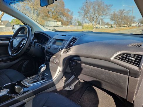 Used 2015 Ford Edge SE image 13