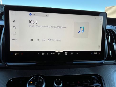 New 2026 Ford Expedition Active image 10