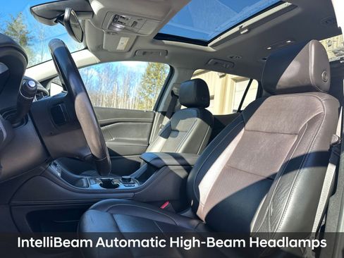 Used 2020 GMC Acadia SLT w/ Driver Alert Package II image 17