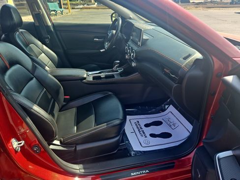 Used 2022 Nissan Sentra SR w/ Trunk Package image 10