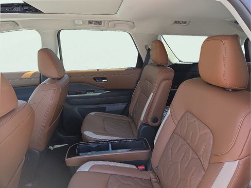 New 2026 Nissan Pathfinder Platinum AWD/4WD image 10