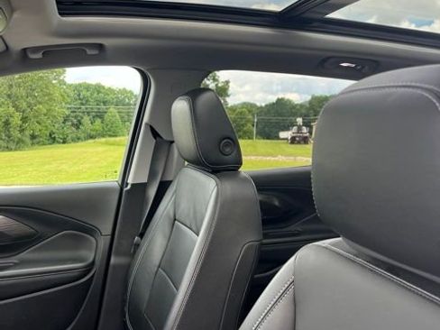 Used 2024 GMC Terrain SLT w/ Tech Package AWD/4WD image 10