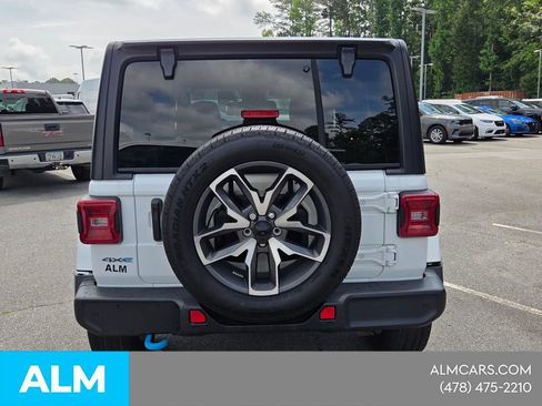 Used 2024 Jeep Wrangler Unlimited w/ Convenience Group AWD/4WD image 15