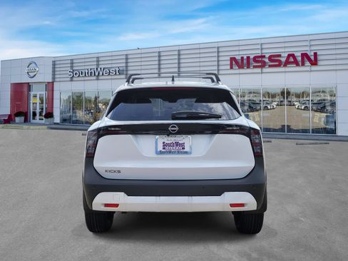New 2026 Nissan Kicks SV w/ Cold Weather Package FWD image 6