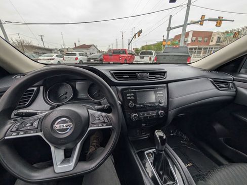 Used 2017 Nissan Rogue S image 21