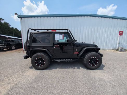 Used 2013 Jeep Wrangler Sport AWD/4WD image 9