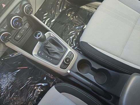 Used 2024 Hyundai Venue SEL image 30