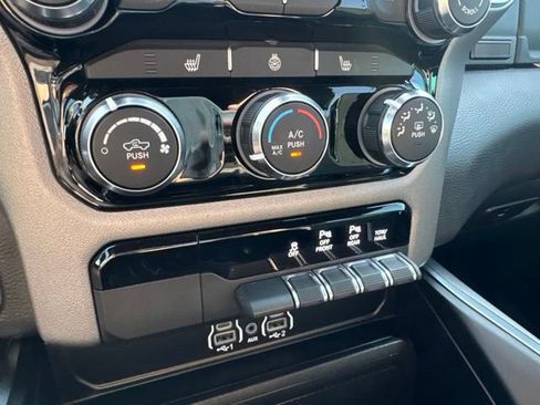 Used 2025 RAM 1500 Big Horn AWD/4WD image 19