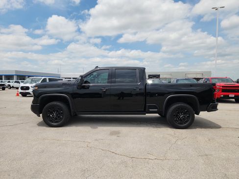 Used 2024 Chevrolet Silverado 2500 LTZ w/ LTZ Plus Package AWD/4WD image 4