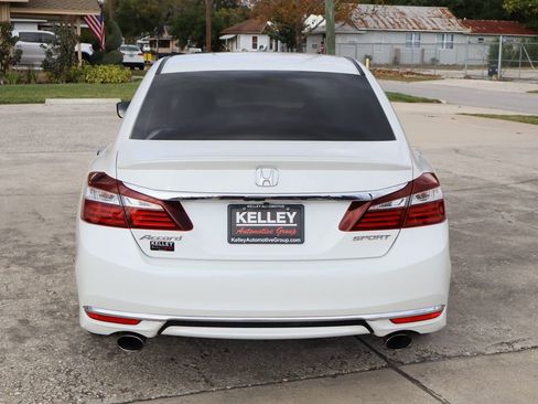 Used 2017 Honda Accord Sport image 7