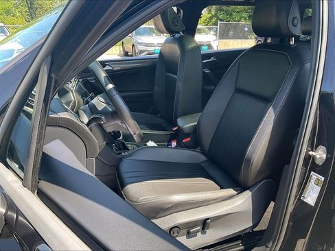 Used 2024 Volkswagen Tiguan SE R-Line AWD/4WD image 9