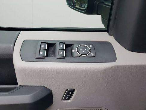 Used 2019 Ford F250 XL w/ STX Appearance Package image 27