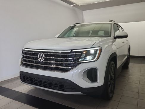 New 2026 Volkswagen Atlas SE FWD image 2