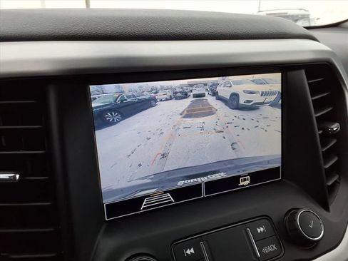 Used 2020 GMC Acadia SLE w/ Trailering Package image 17