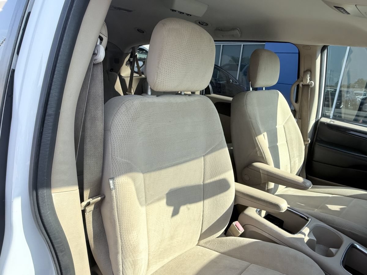 Used 2014 Dodge Grand Caravan SXT FWD image 10