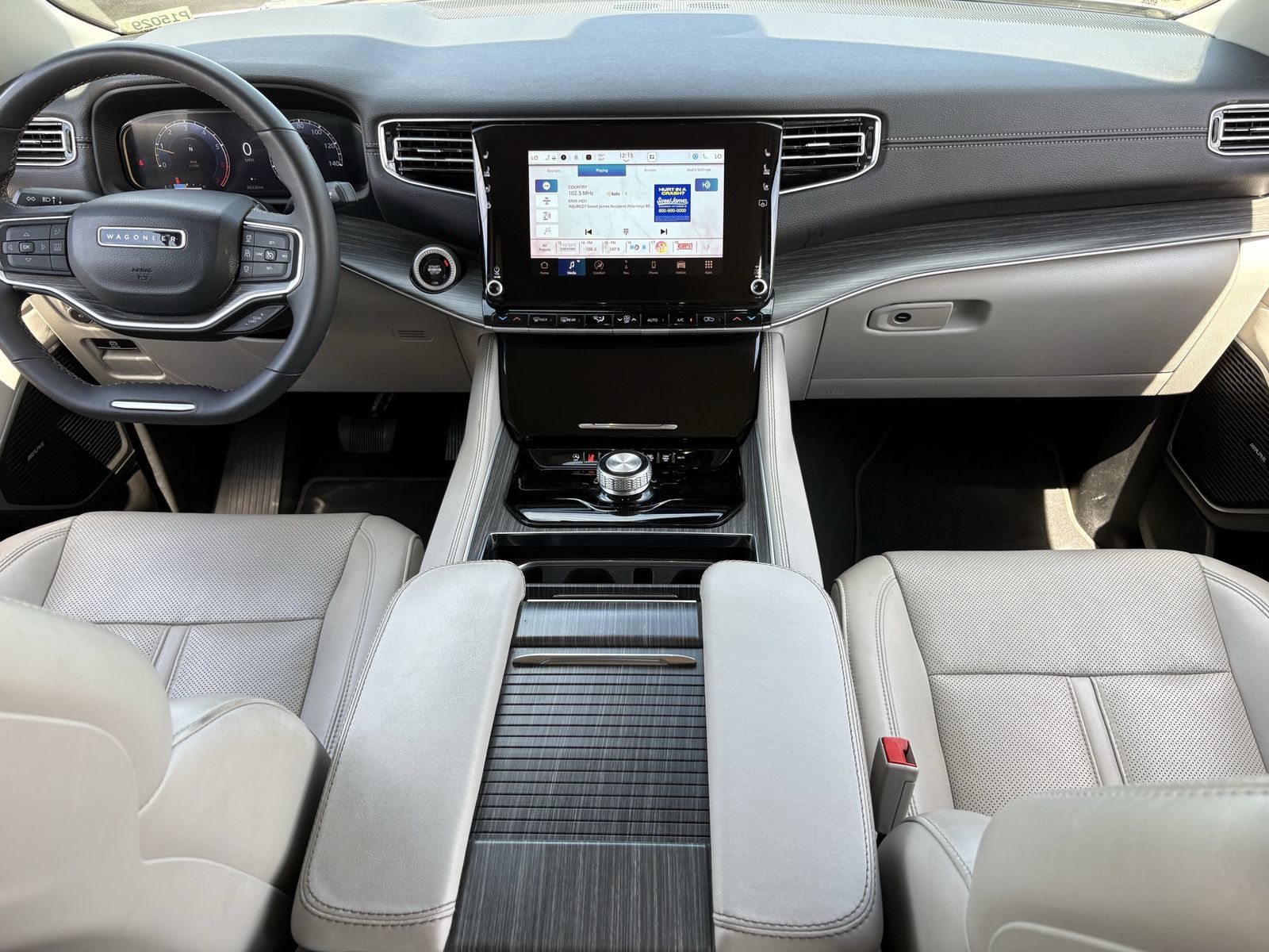 Used 2024 Jeep Wagoneer Series II w/ Flexible Seating Group RWD image 18