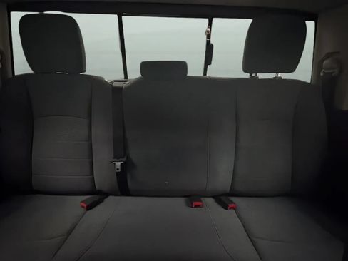 Used 2017 RAM 1500 Express w/ Express Value Package RWD image 18