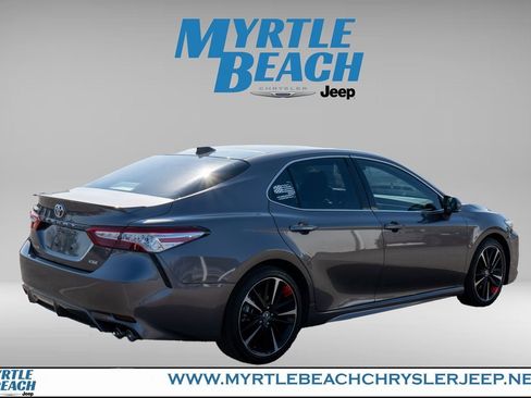 Used 2020 Toyota Camry XSE image 6