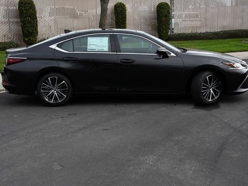 New 2025 Lexus ES 350 350 image 3