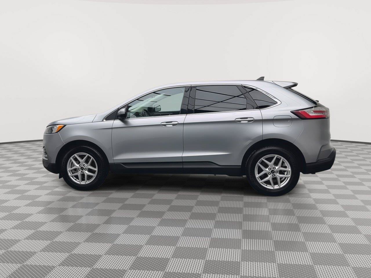Used 2023 Ford Edge SEL AWD/4WD image 35