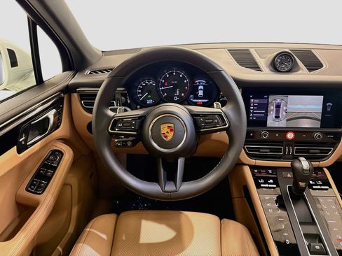 Used 2026 Porsche Macan AWD/4WD image 23