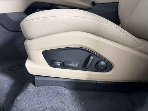 New 2025 Porsche Macan 4 Electric image 26