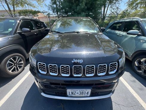 Used 2025 Jeep Compass Limited AWD/4WD image 8