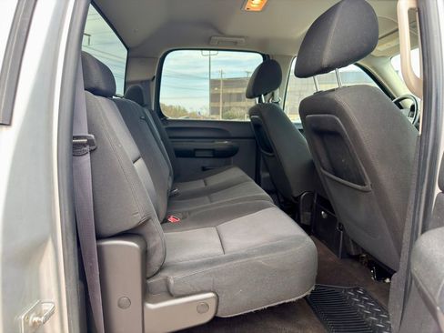 Used 2011 GMC Sierra 2500 SLE w/ SLE Preferred Package image 11