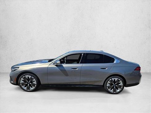 New 2026 BMW 530i RWD image 5