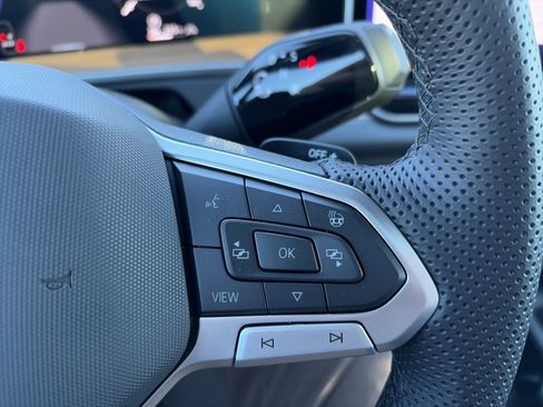 Used 2026 Volkswagen Tiguan SEL R-Line image 26