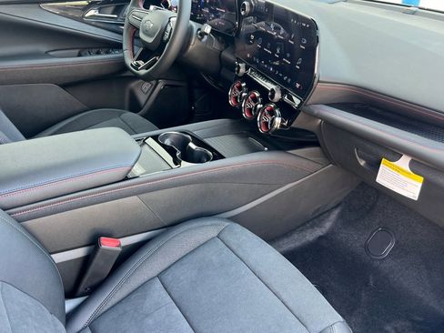 New 2025 Chevrolet Blazer EV RS image 13