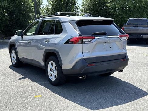 Used 2019 Toyota RAV4 XLE w/ Convenience Package AWD/4WD image 4