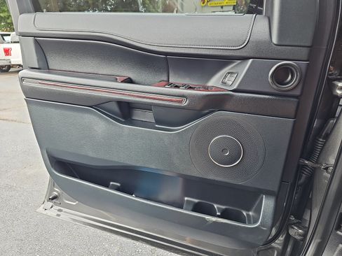 Used 2021 Ford Expedition XLT RWD image 34