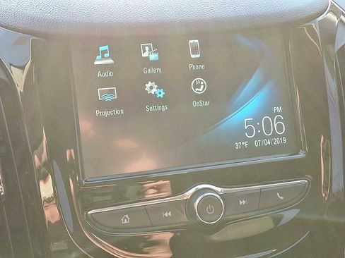 Used 2018 Chevrolet Cruze Premier image 16