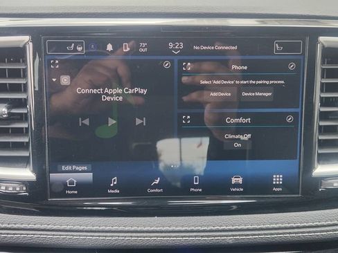 Used 2023 Chrysler Pacifica Touring-L FWD image 13