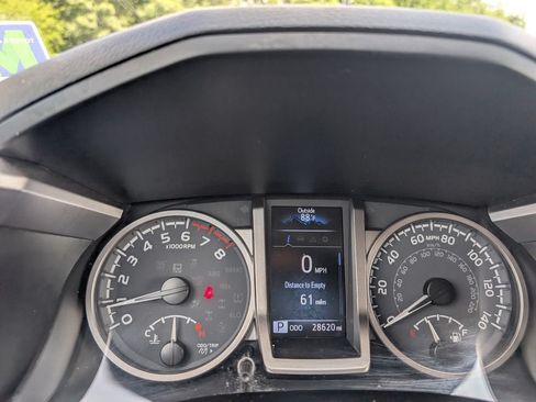 Certified 2023 Toyota Tacoma SR5 AWD/4WD image 22