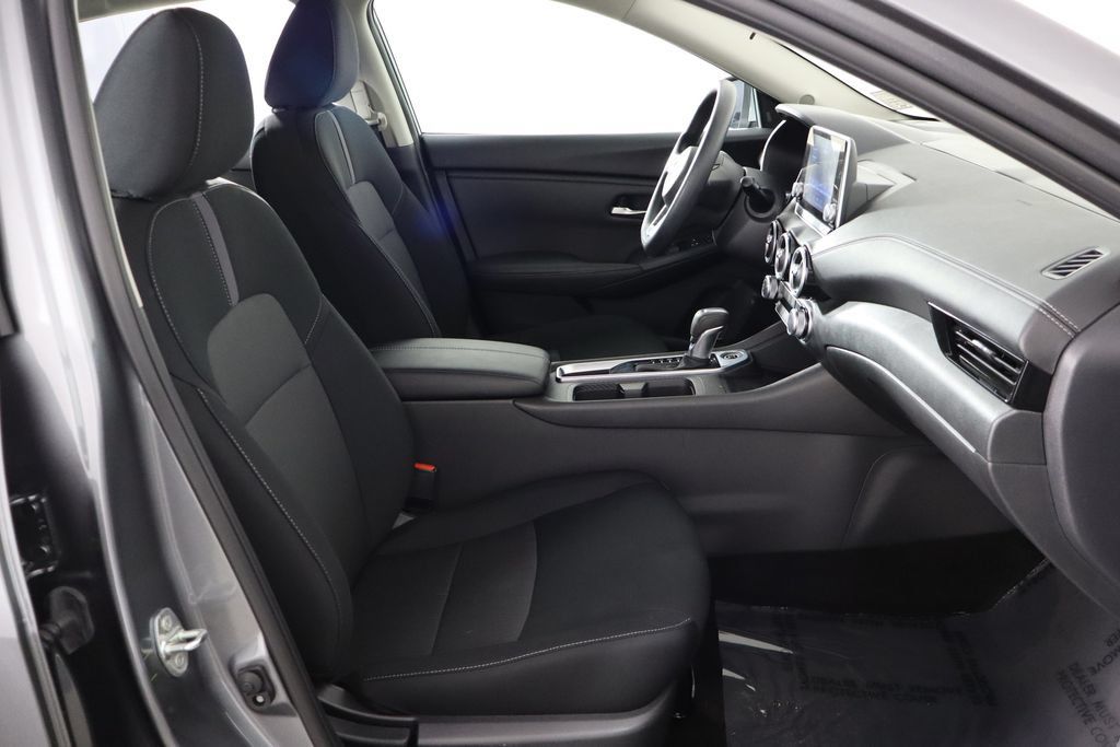 Used 2024 Nissan Sentra SV FWD image 17