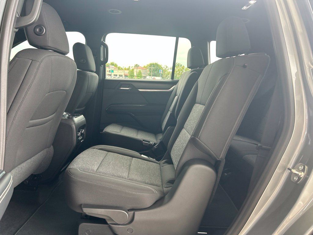 Used 2026 GMC Acadia Elevation FWD image 9