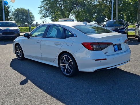 Used 2024 Honda Civic Touring image 4