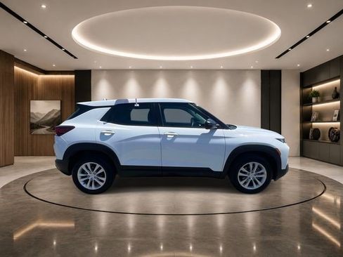 Certified 2023 Chevrolet TrailBlazer LS FWD image 4