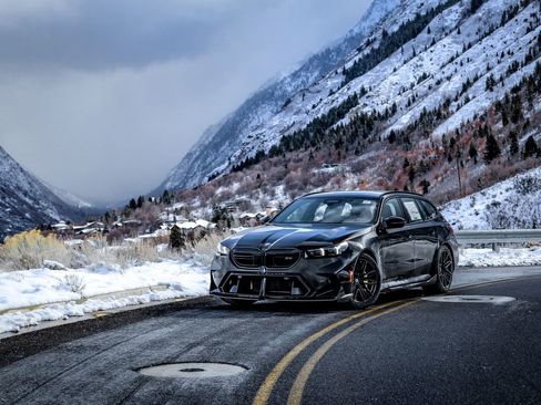 New 2026 BMW M5 Touring image 3