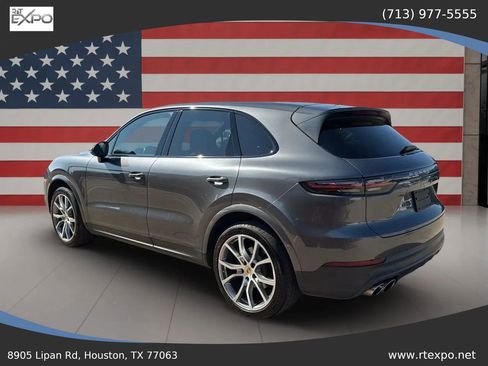 Used 2019 Porsche Cayenne S image 6