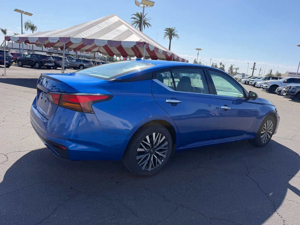 Certified 2025 Nissan Altima 2.5 SV FWD image 4