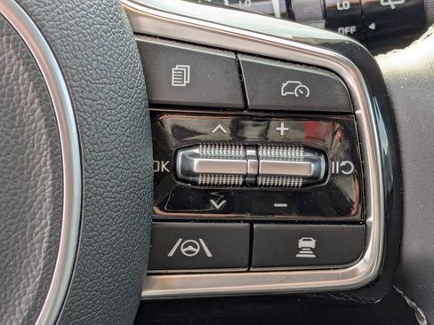 Used 2025 Kia Sorento SX image 17